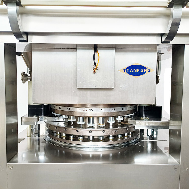 D que utiliza ferramentas a máquina giratória automática da imprensa da tabuleta do comprimido com tela táctil 7.5KW do PLC