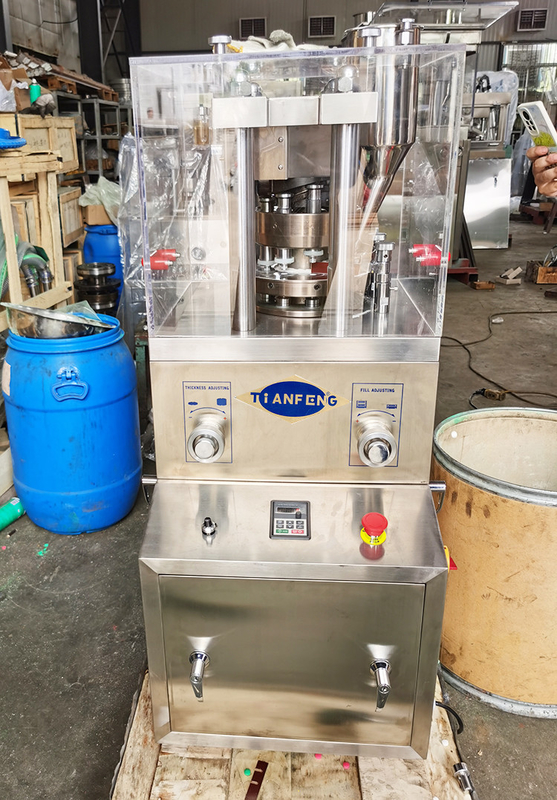 GZP - máquina de utilização de ferramentas da imprensa da tabuleta do comprimido da UE 9 para o laboratório 12600pcs/Hour 2.2KW