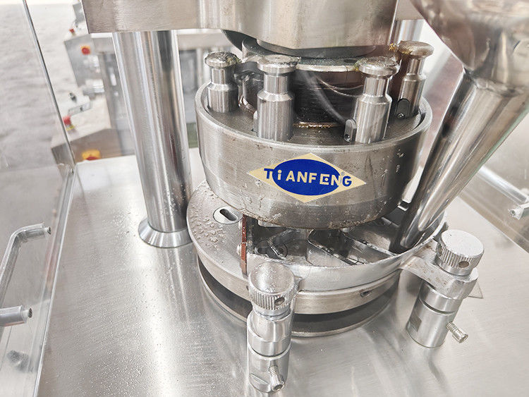 Pressão máxima 60KN Máquina rotativa de prensagem de comprimidos para espessura de comprimido de 2-6 mm em tamanho de 900x800x1800mm