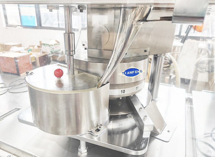 Máquina de prensagem de comprimidos de alta capacidade com velocidade máxima de torreta de 20-37RPM e 10000-42000 Pcs/hora