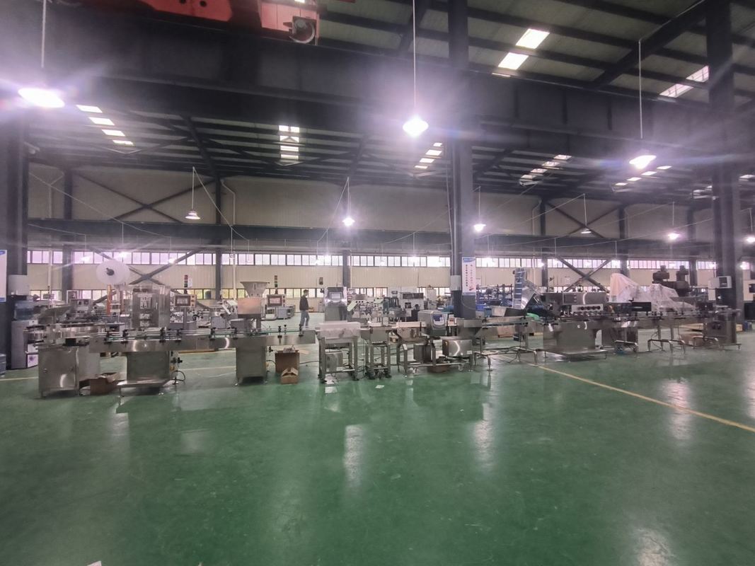 Linha de Produção de Enchimento de Garrafas de Alta Velocidade 380V com 1 Ano de Garantia para Garrafas de 60ml 80ml 100ml