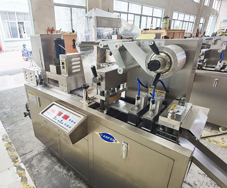 Horizontalmente 10 40 placas pela máquina de empacotamento automática minúscula da bolha