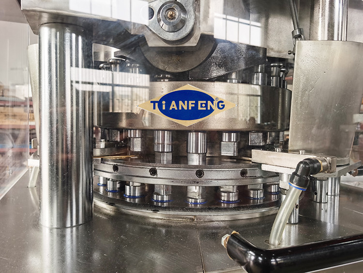 Máquina de compressão rotativa industrial de alta velocidade para comprimidos em pó 7,5 KW